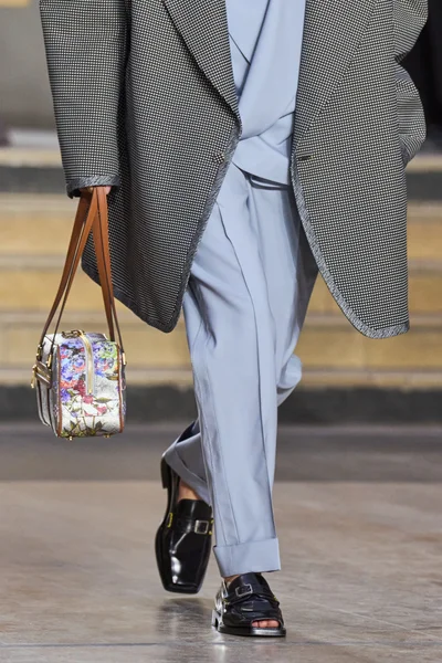 Look 66